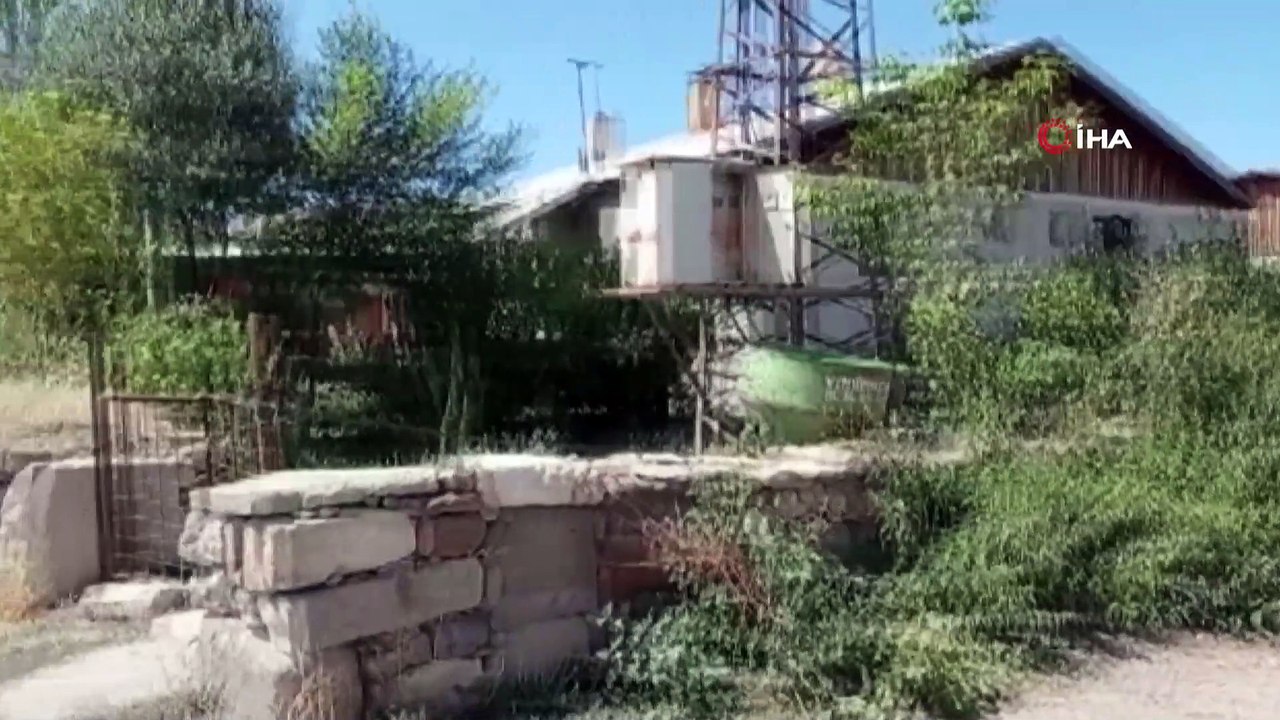 Ölü bulunan küçük Merve’nin akrabaları adli tıp önünde gözyaşlarına boğuldu