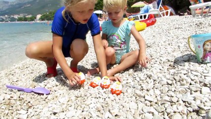 Sophia Isabella   Brincando na Praia