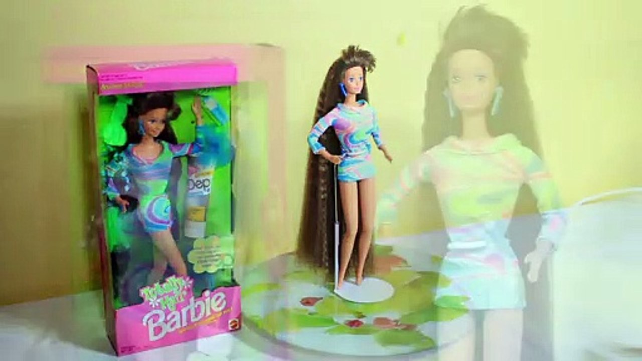 Wo ist der Unterschied zwischen einer Totally Hair Barbie (brunette) und einer Ultra Hair Whitney?