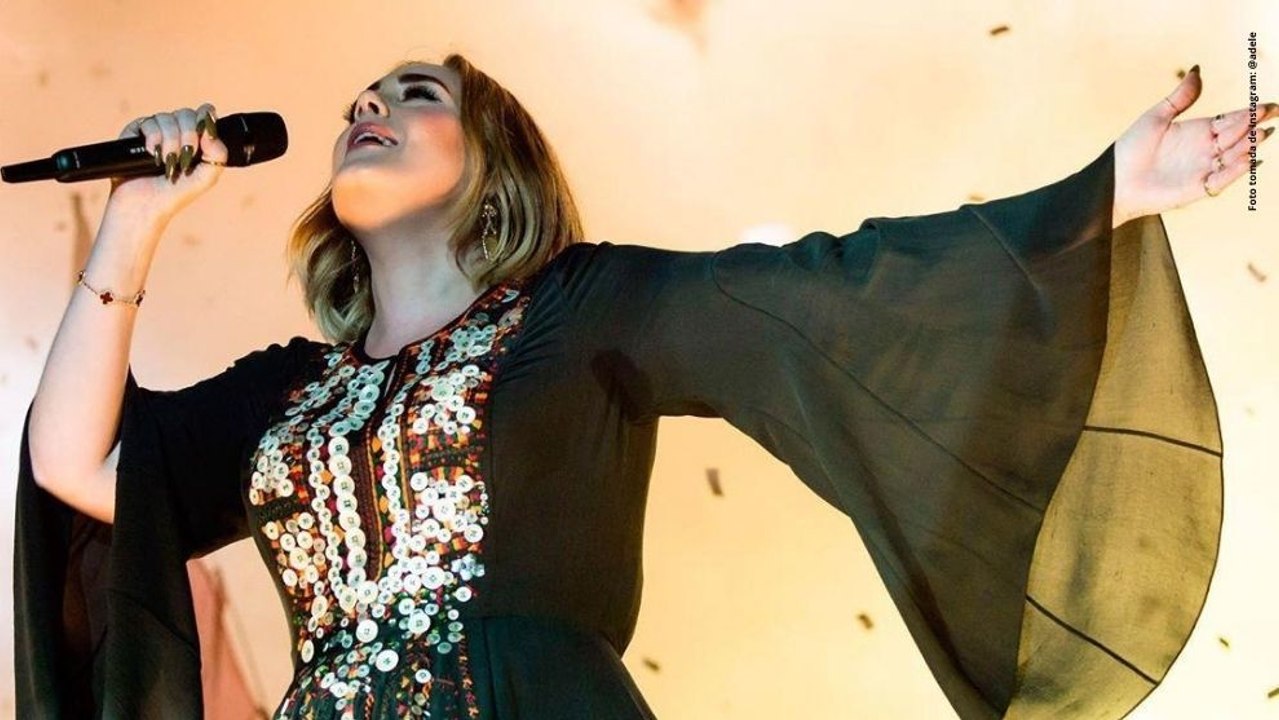 Adele presume su nueva figura en bikini y acapara todas las miradas