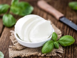 You Can Make Your Own Mozzarella at Home With These Easy-to-Use Cheese-Making Kits