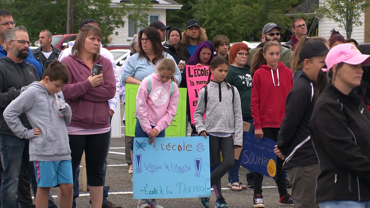 Nouveau-Brunswick : Des citoyens ont manifesté pour un retour normal à l'école