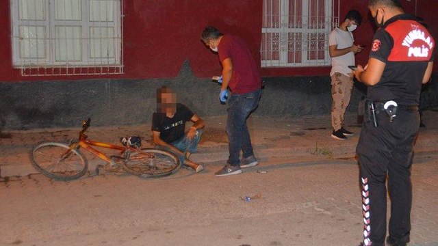 Evli kadına mesaj attı! Polis linç edilmekten kurtardı