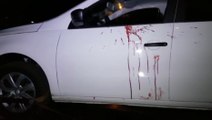 Com marcas de sangue e tiros, carro em posse de policiais envolvidos em confronto é levado à Delegacia