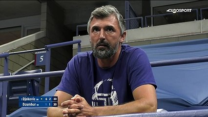 Mécontent du temps dont il disposait pour servir, Djokovic a discuté avec l'arbitre