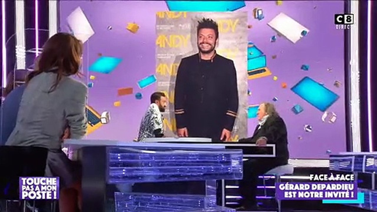 Gérard Depardieu : "Je n'apprends plus aucun texte au cinéma, j'ai une oreillette : C'est tellement plus simple..."