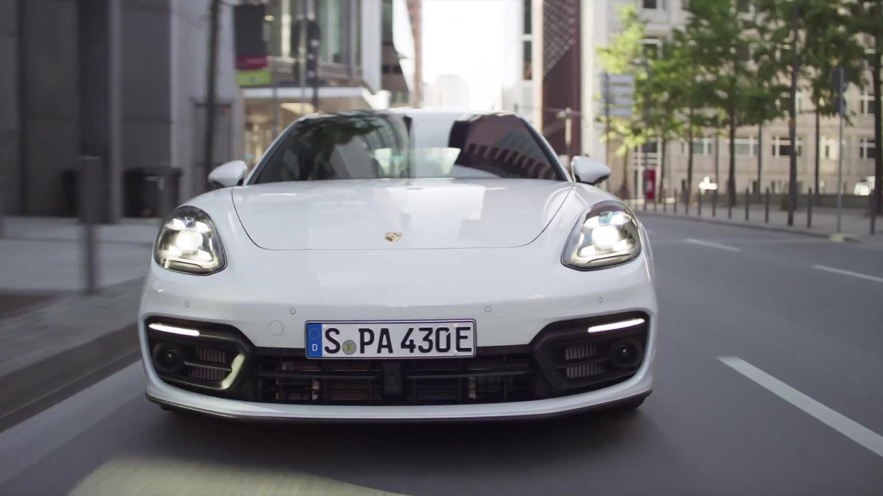 Die digitale Weltpremiere des neuen Porsche Panamera