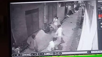 जयंतीपुर क्षेत्र में बच्चों ने मास्टर के आवास पर पहुंचकर किया जमकर पथराव