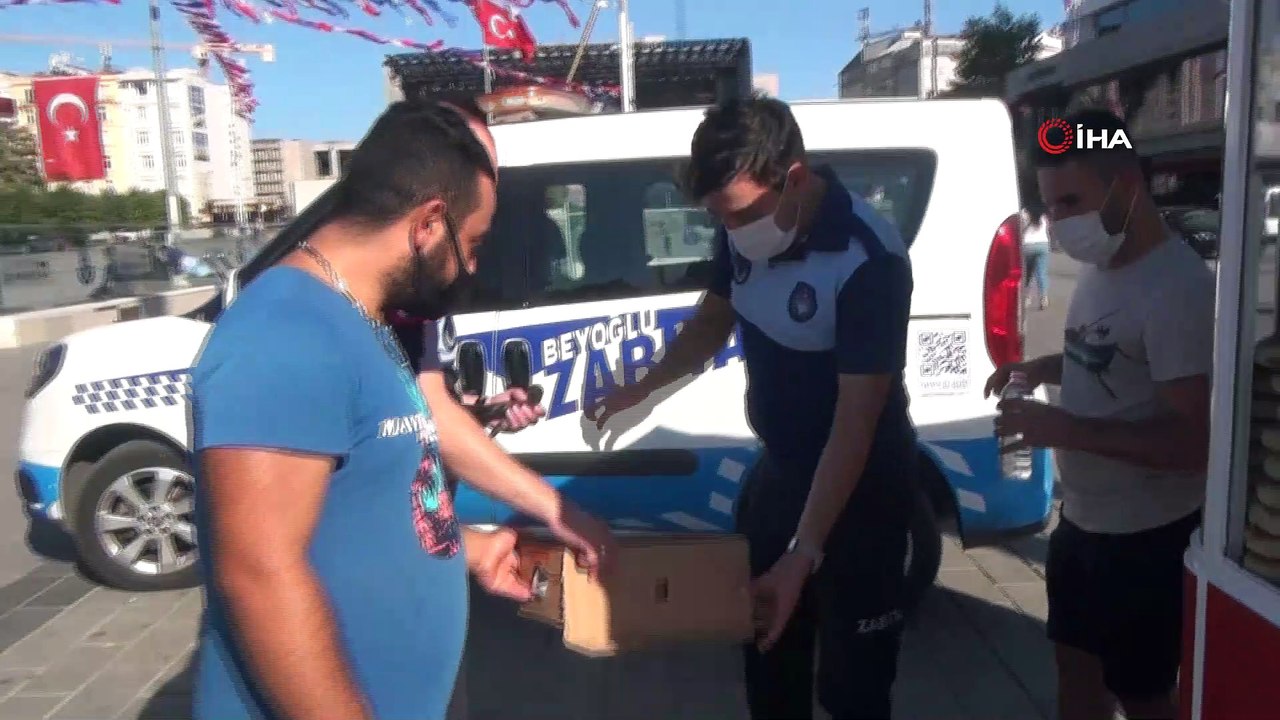 Taksim'de ebabil kuşu bulundu