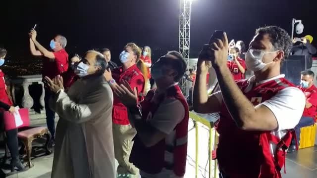 Brasil ilumina su Cristo Redentor en homenaje al trabajo de los sanitarios