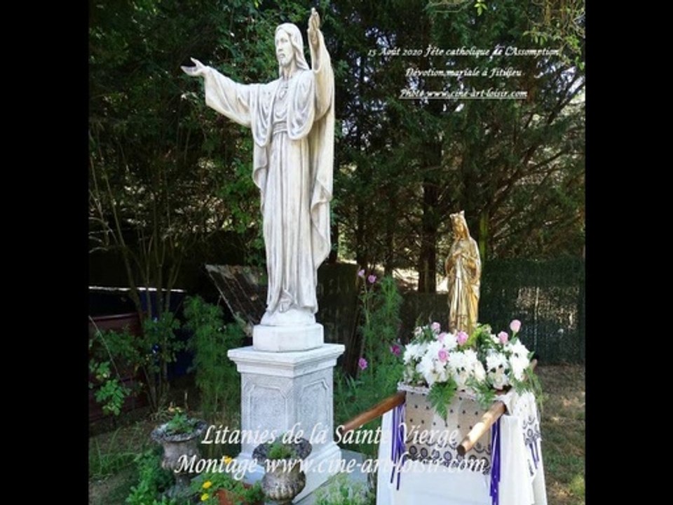 Les litanies de la Sainte Vierge à la Chapelle Sainte-Monique la ferme aux mille lumières  15 aout 2020  en france