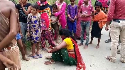 दो बाइक की टक्कर में एक महिला, युवक गम्भीर