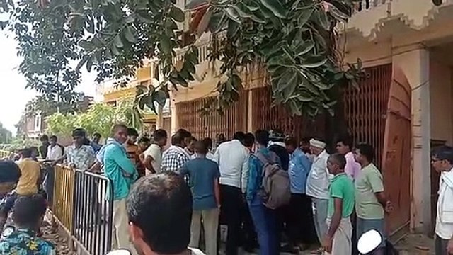 अज्ञात वाहन एक युवक को टक्कर मारकर फरार