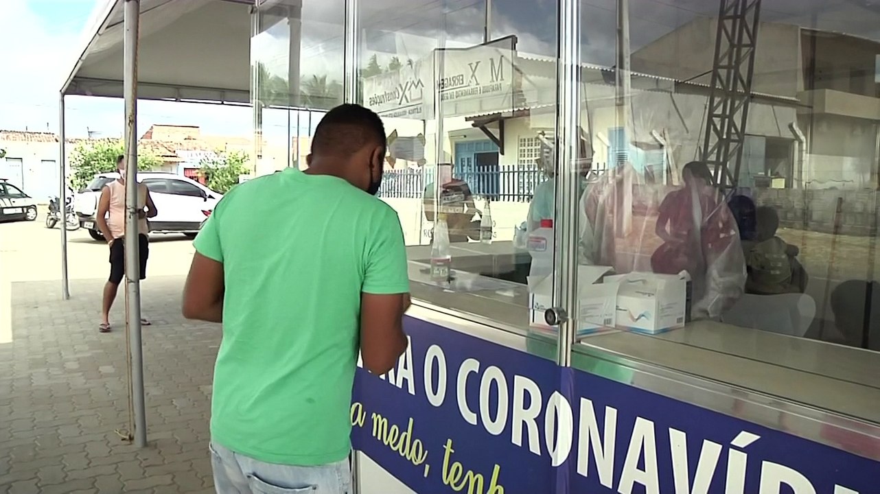 Com a queda nos casos, em Juazeiro do Norte os...