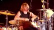 Tie Your Mother Down (Queen cover) sung by Taylor Hawkins - Foo Fighters (live)