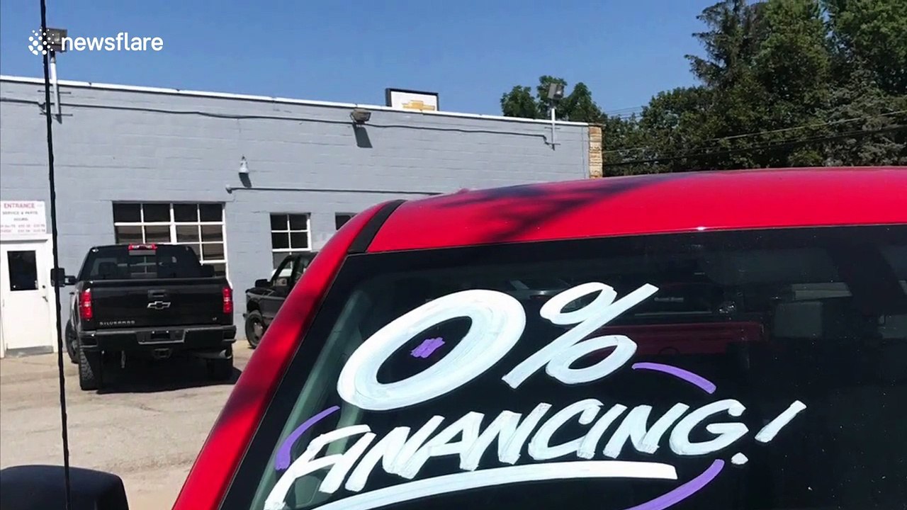 US man goes viral on TikTok for his oddly satisfying hand painting clips