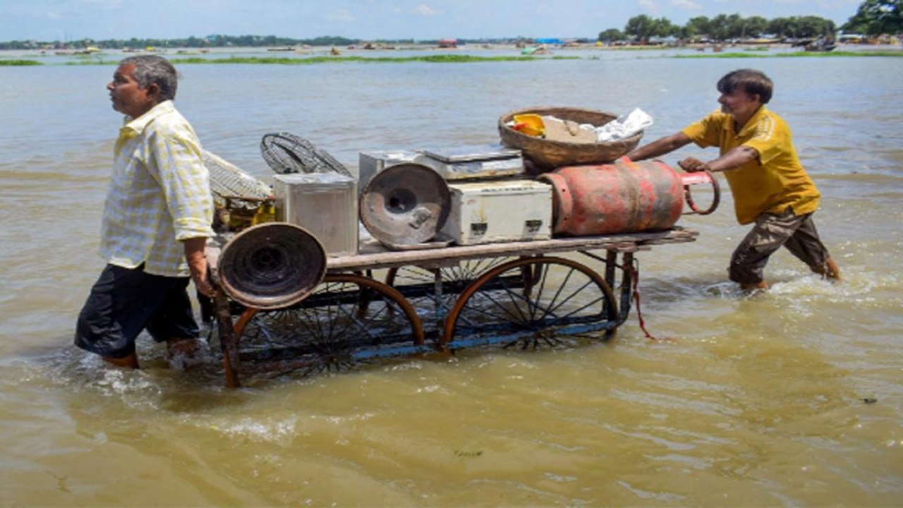Heavy Rains wreak havoc in several areas of Gujarat