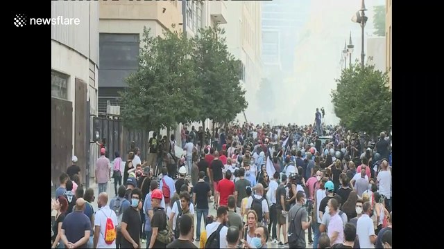 Intense clashes between police and protesters erupt in Beirut