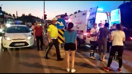 Otomobiller çarpıştı, araç içinde sıkışan yaralıları itfaiye kurtardı