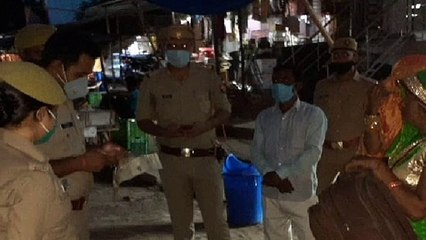 इटावा: पुलिस ने देर रात संदिग्ध लोगों से की पूछताछ
