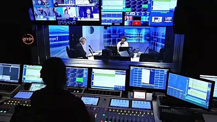 Emmanuel Macron, coach de Gérard Larcher : "Sonia Mabrouk est la championne pour foutre la zizanie"