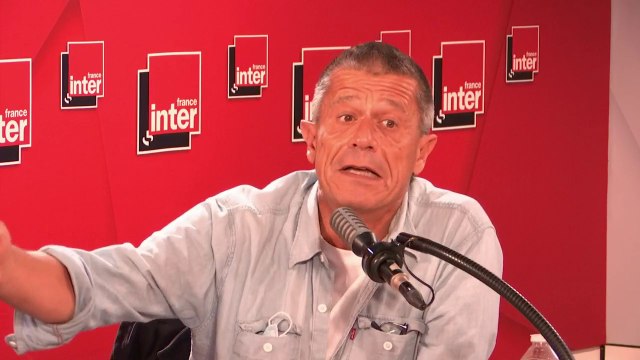 Emmanuel Carrère : Il n'y a pas de plaisir a écrire ça. C'est l'une des expériences les plus cruelles de ma vie. On a l'impression de tomber dans un puits sans fond. A un moment, il m'est paru nécessaire de le raconter.