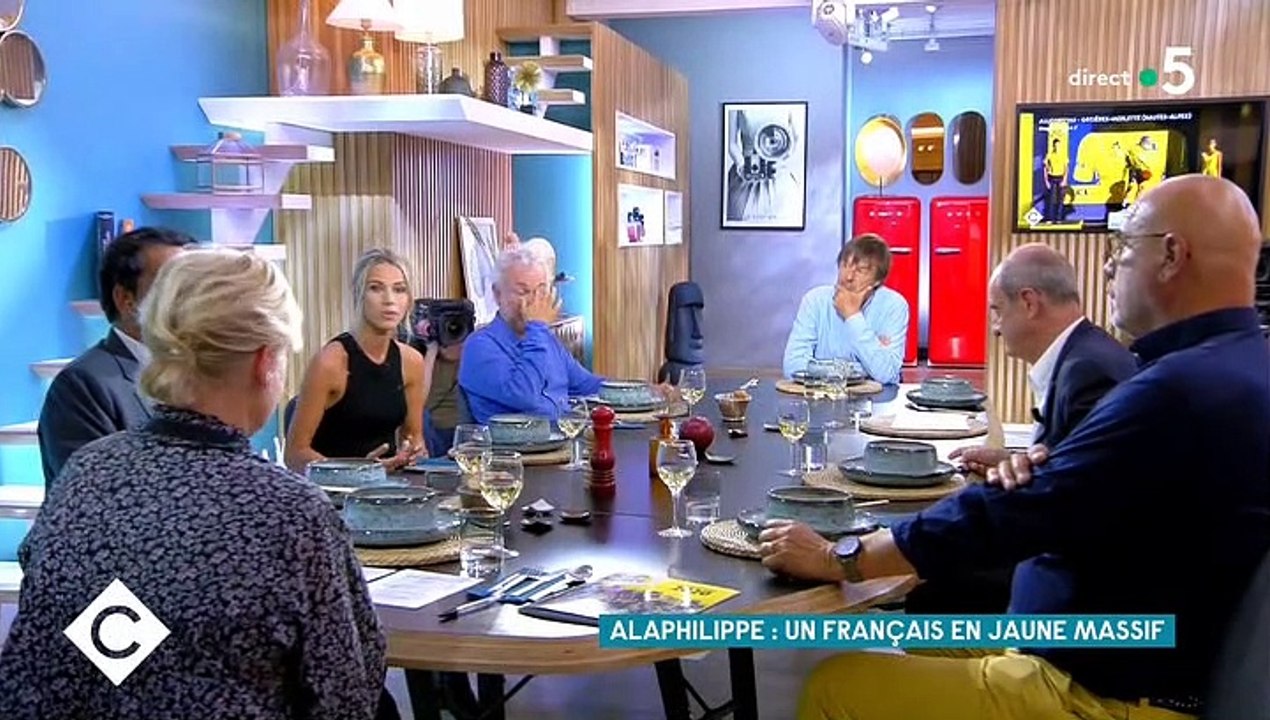 Marion Rousse, invitée de "C à vous", évoque son compagnon Julian Alaphilippe.