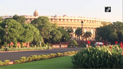 प्रणब मुखर्जी के निधन के बाद राष्ट्रपति भवन में तिरंगा आधा झुकाया गया