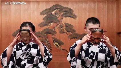 Megkondult a lélekharang a noh színház felett