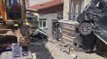 İstanbul’da yokuş aşağı kayan TIR dört araca ve eve çarptı