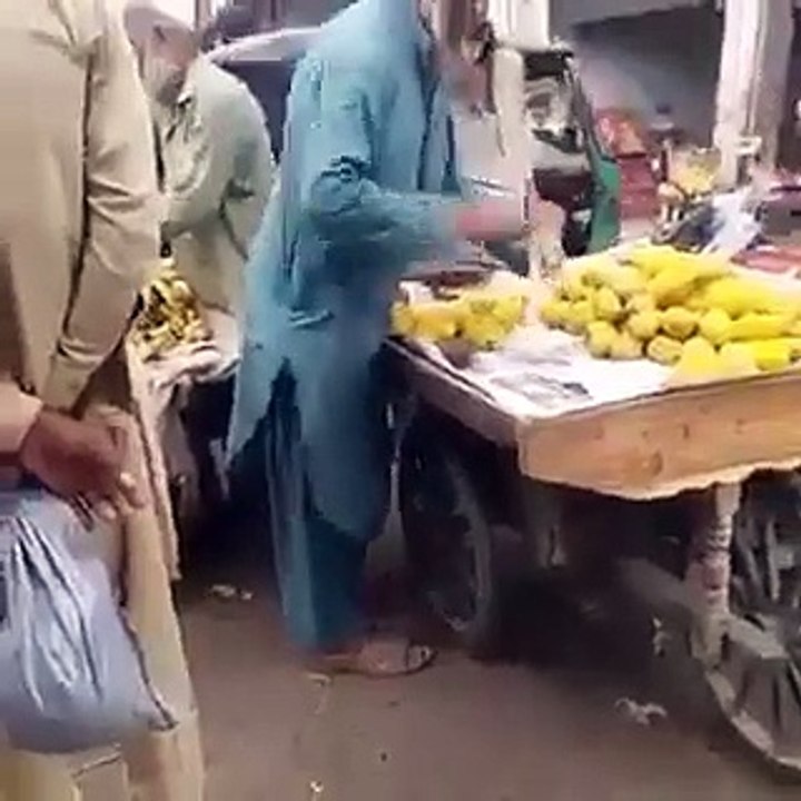 په سپینه ګیره غلا کوي بیا وایی په رزق کی برکت نشته