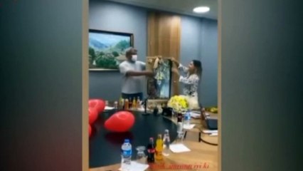 Belediye binasında özel doğum günü partisi!