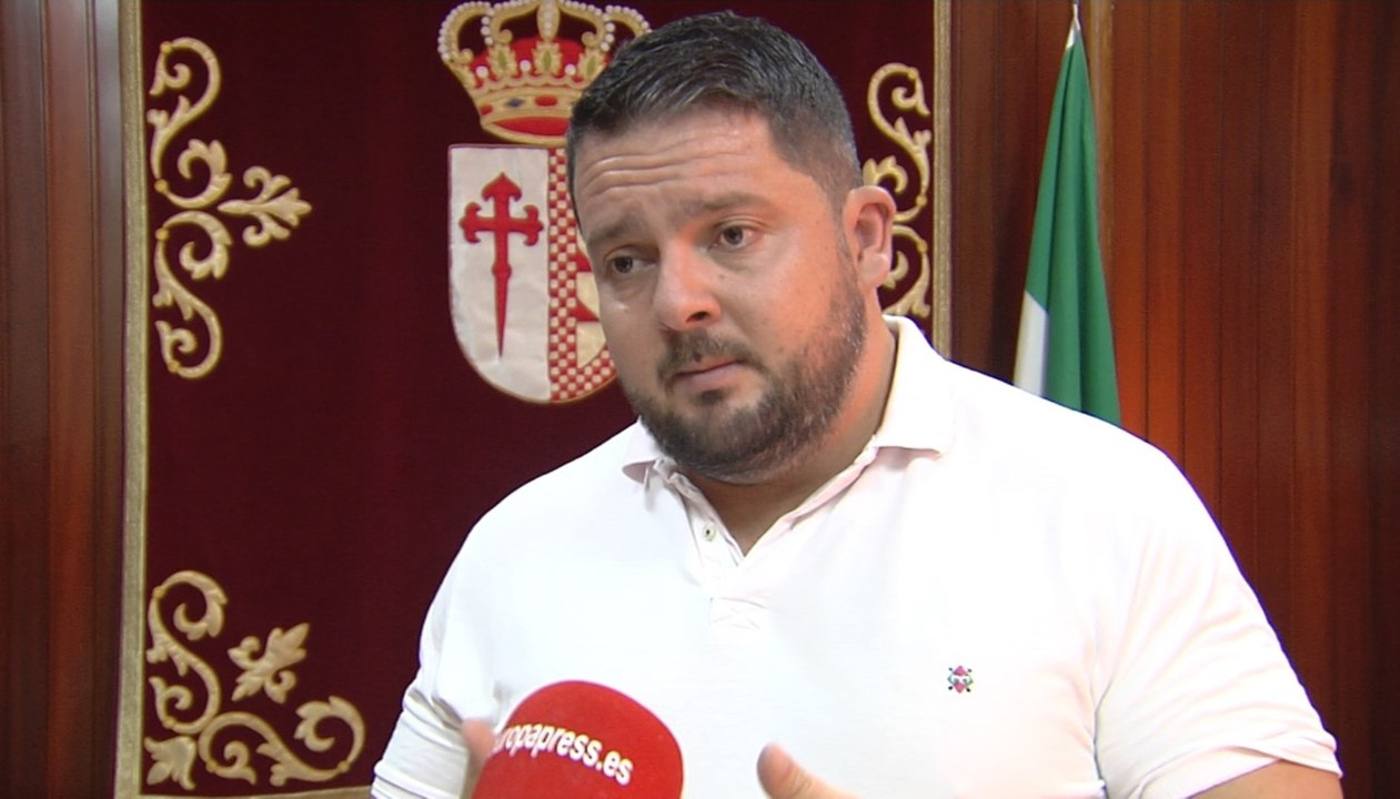 El Rubio utiliza los fondos de las fiestas del pueblo para instalar mamparas en las clases