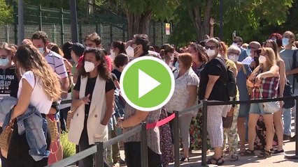 Largas colas de docentes para las pruebas serológicas