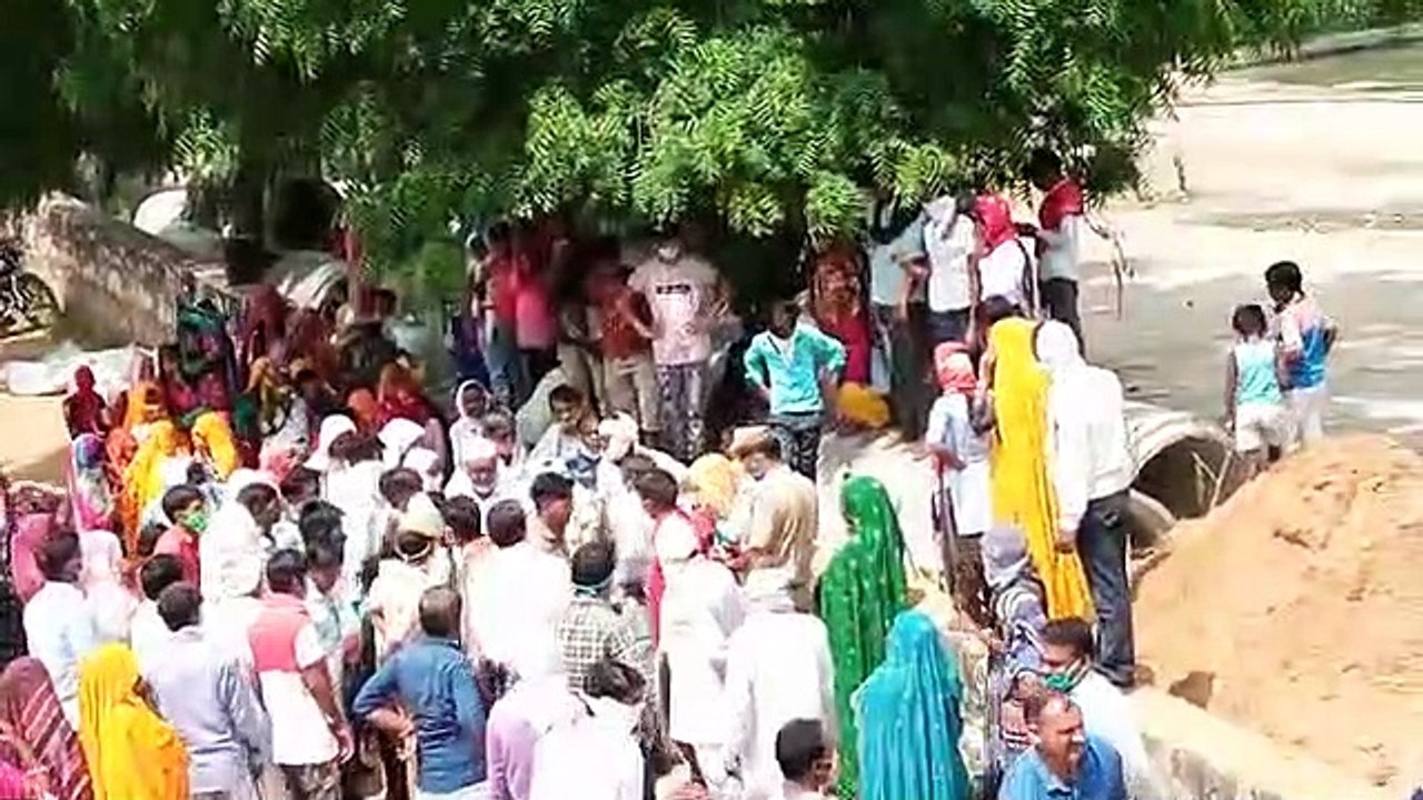 -दौसा-गंगापुरसिटी रेलवे लाइन निर्माण के चलते बं...