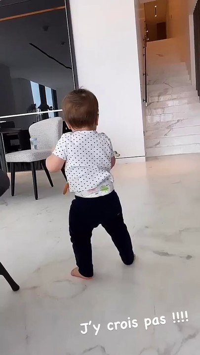 Milann fait ses premiers pas, vidéo Instagram du 2 septembre 2020