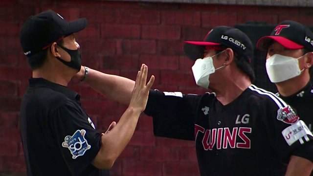 억울한 감독 vs 단호한 심판... 낙장불입 KBO 판정 논란 / YTN