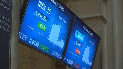 El Ibex 35 cierra al alza un 0,57 % pero no consigue alcanzar los 7.000 puntos