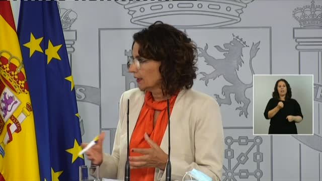 Montero contradice a Iglesias y afirma que las bajas laborales las conceden los médicos