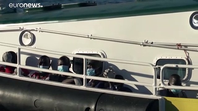شاهد: أعداد المهاجرين وطالبي اللجوء تتزايد في جزر الكناري الإسبانية