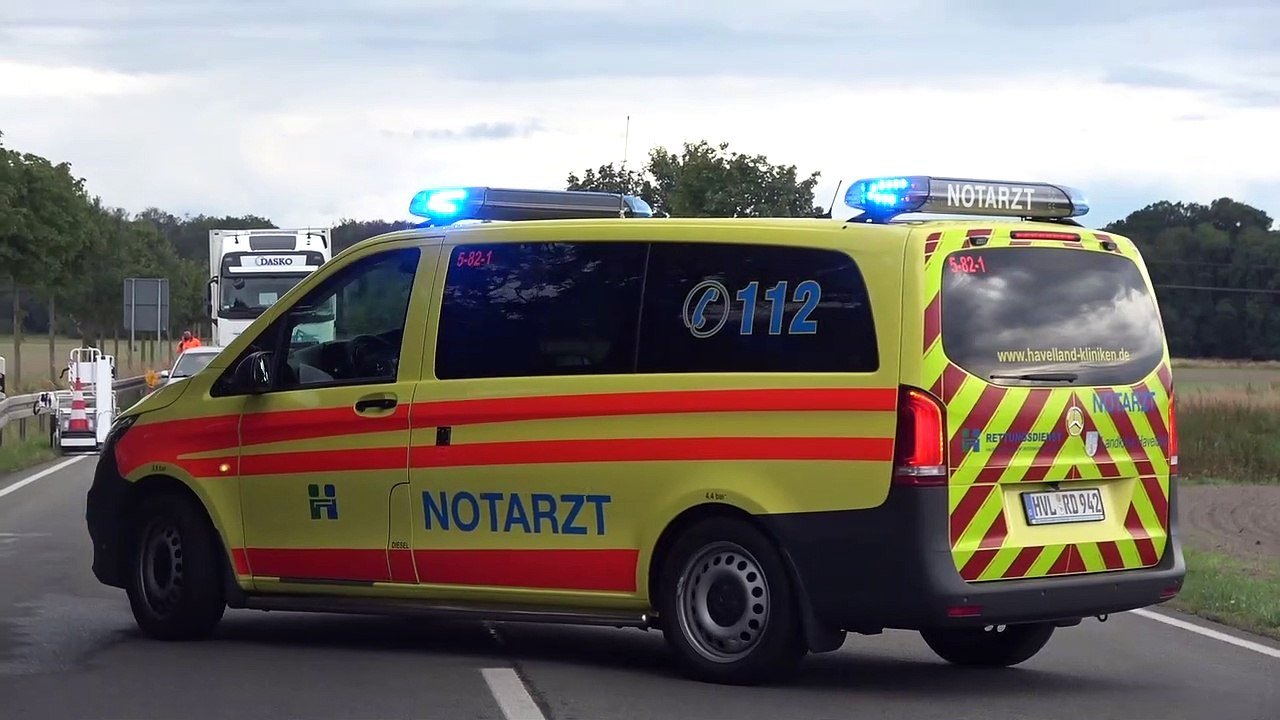 Auto mit Traktor auf der B 5 bei Wusterhausen/Dosse zusammengestoßen, zwei Verletzte