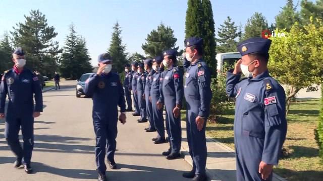 Bakan Akar’dan Ege’de uçuş