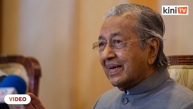Mahathir dakwa BN sogok pengundi pada PRK Slim