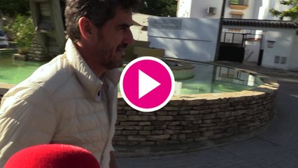 Humberto Janeiro muy serio prefiere no hablar de la salud de su madre