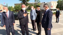 Milli Savunma Bakanı Akar, Eskişehir Valisi Ayyıldız ile görüştü
