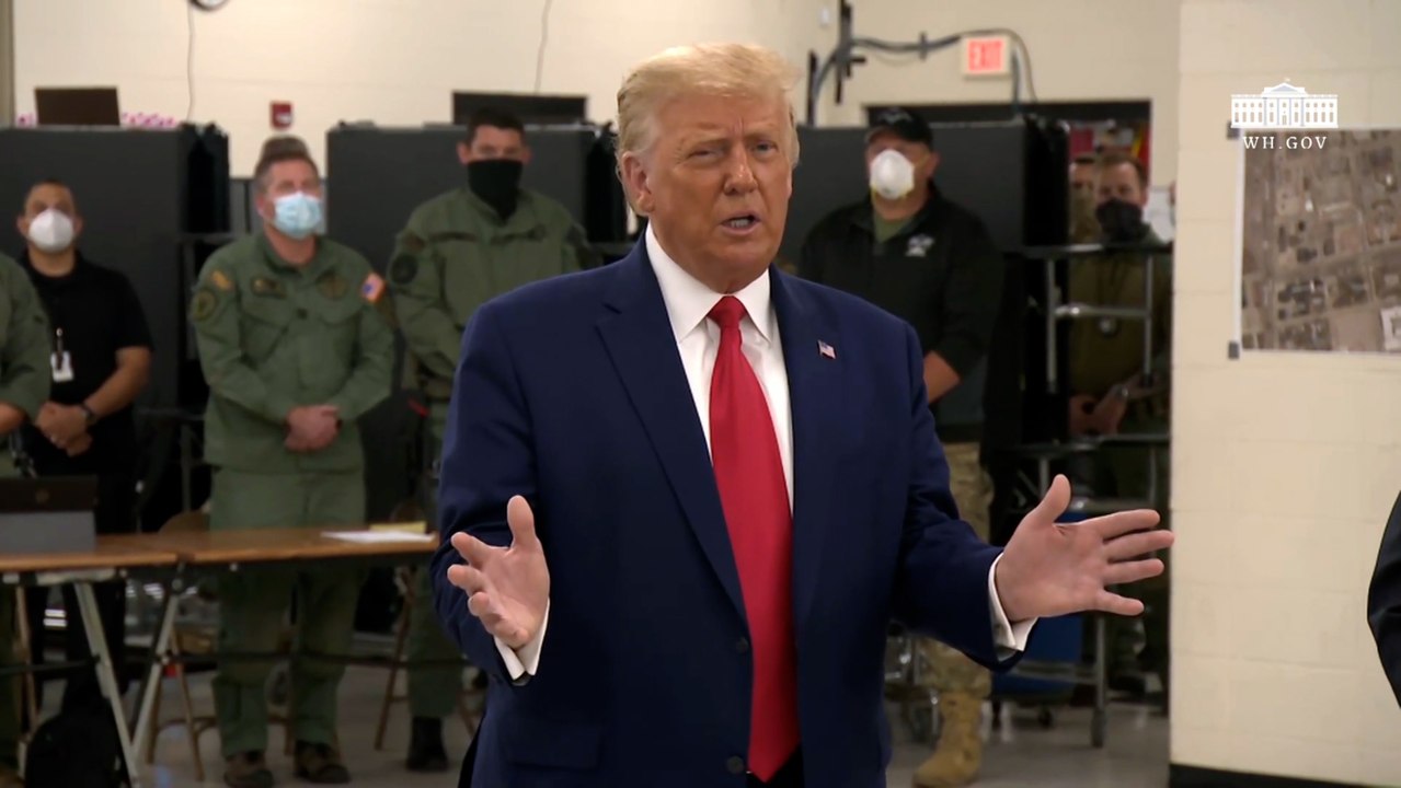 Trump autoriza recortar fondos a estados cuyos gobernantes permitan "anarquía"