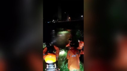 경기도 파주 공릉천에서 20대 남성 고립됐다가 구조 / YTN