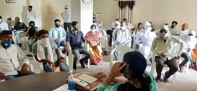 इटावा: सरिता भदौरिया ने आवास पर सुनी जनता की समस्याएं