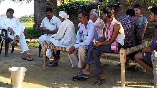 इटावा: शोक संवेदना व्यक्त करने पहुंचे सपा जिला अध्यक्ष