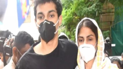 WhatsApp chat accessed: Watch Rhea-Showik's 'drug chat'